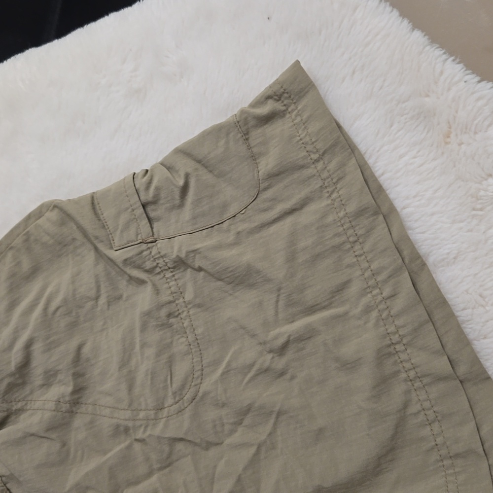 Columbia Women's Shorts - Picture 8 of 9